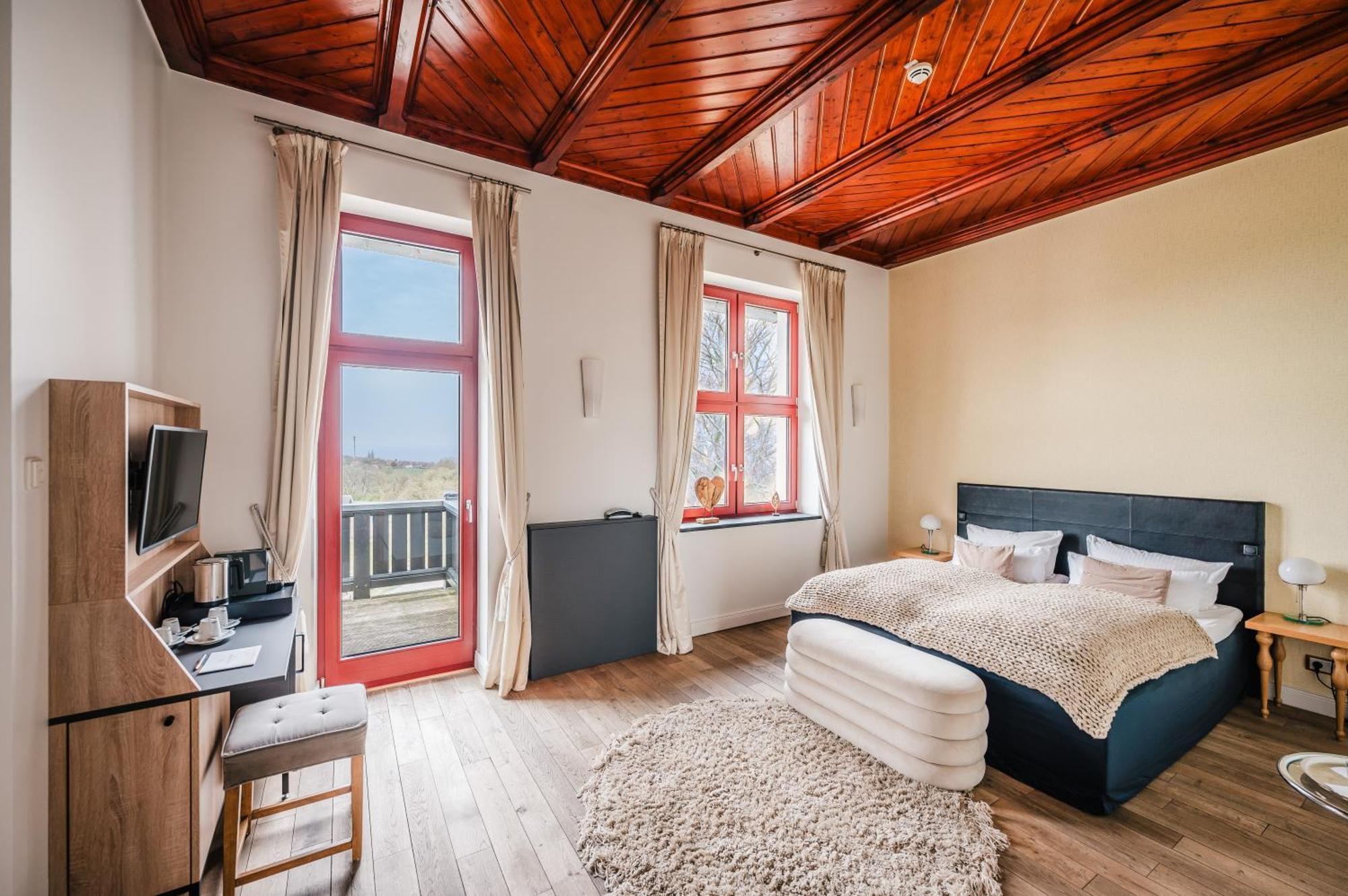 Romantik Hotel Schloss Ranzow Lohme Exterior photo